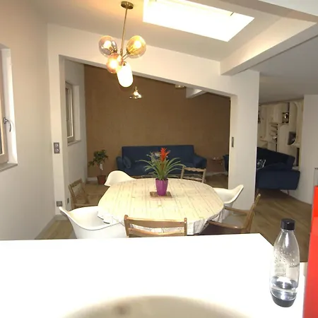 بيت للعطل Le Cloumel Appt 8 Pers 120 M Terrasse 60m Plein Centre Vue Montagne